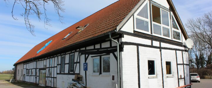 Umnutzung einer Scheune zu Wohnraum für eine junge Familie in Bahrdorf