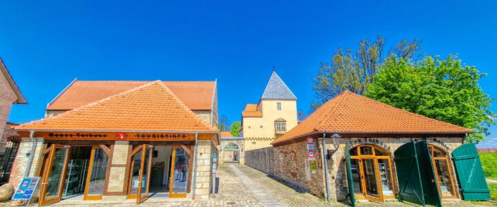 Ausbau des historischen Schlosstorhäuschens zum Informationspunkt für touristische Angebote des Südkreises und zur LEADER-Region